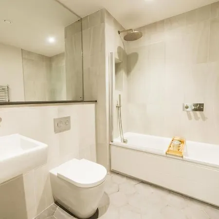 Oculus House - Luxe Riverside 2-bed - Next To Harbour & Cafes *