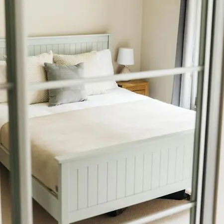 Oculus House - Luxe Riverside 2-bed - Next To Harbour & Cafes