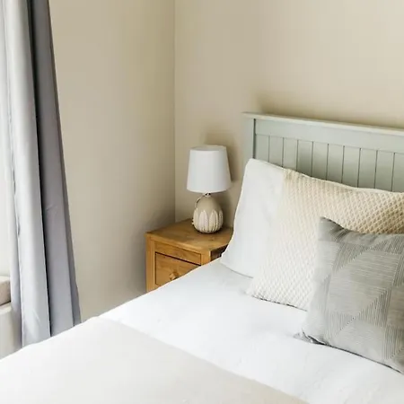 Oculus House - Luxe Riverside 2-bed - Next To Harbour & Cafes Bristol