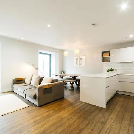 Oculus House - Luxe Riverside 2-bed - Next To Harbour & Cafes * Bristol